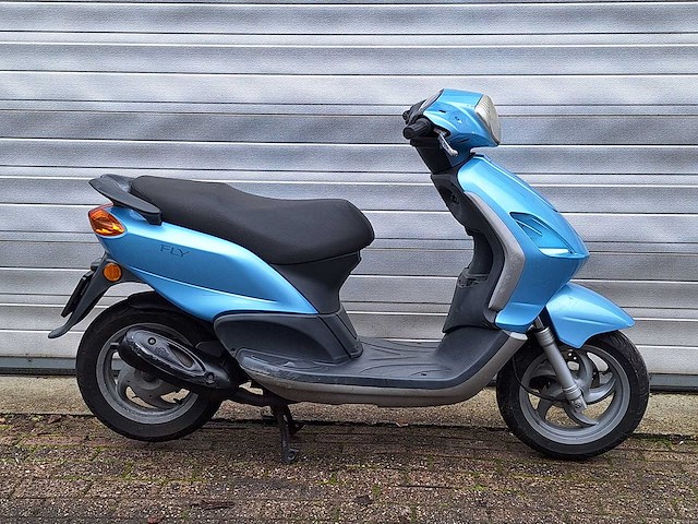 Piaggio fly 25 km snorscooter 2takt - afbeelding 6 van  7