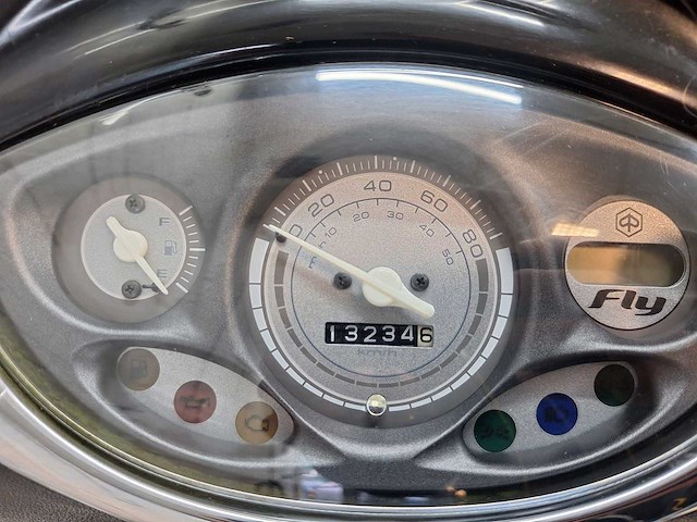 Piaggio fly 25 km snorscooter 4takt - afbeelding 4 van  7
