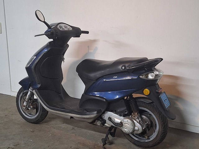 Piaggio fly 25 km snorscooter 4takt - afbeelding 3 van  7