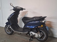 Piaggio fly 25 km snorscooter 4takt - afbeelding 3 van  7