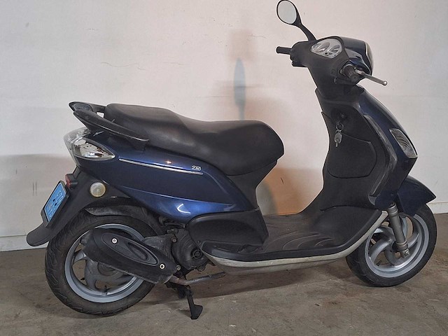 Piaggio fly 25 km snorscooter 4takt - afbeelding 7 van  7