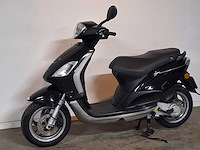 Piaggio fly 25 km snorscooter 4takt - afbeelding 2 van  7