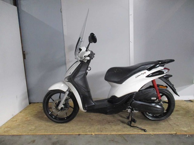 Piaggio liberty s e5 - bromscooter - injectie - scooter - afbeelding 1 van  6