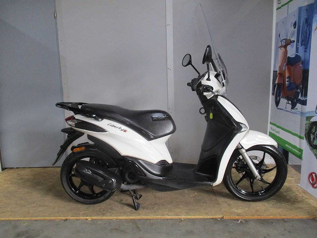Piaggio liberty s e5 - bromscooter - injectie - scooter - afbeelding 2 van  3