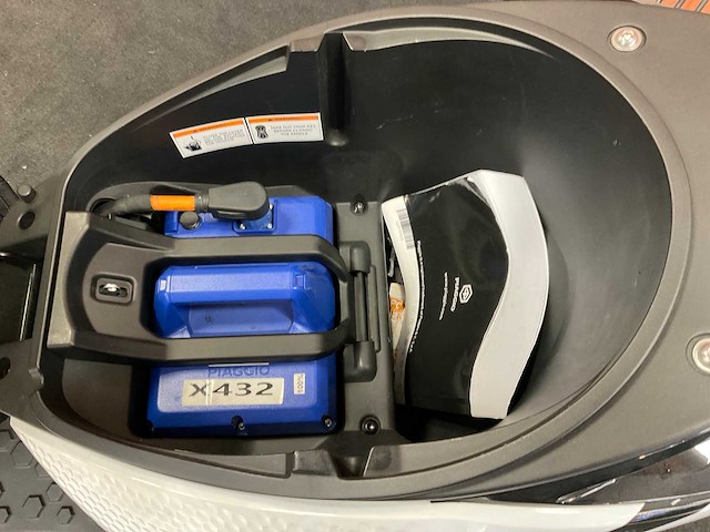 Piaggio model “1” e-scooter fjt-13-j - afbeelding 7 van  28