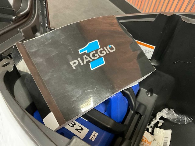 Piaggio model “1” e-scooter fjt-13-j - afbeelding 8 van  28