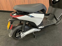 Piaggio model “1” e-scooter fjt-13-j - afbeelding 17 van  28