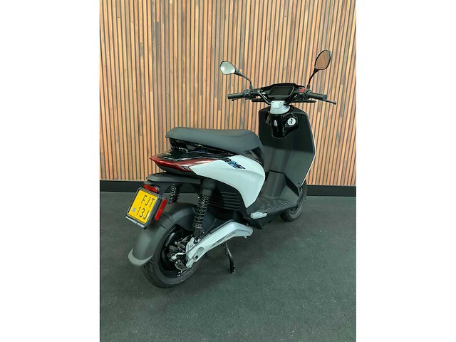 Piaggio model “1” e-scooter fjt-13-j - afbeelding 22 van  28