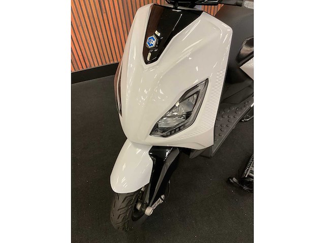 Piaggio model “1” e-scooter fjt-13-j - afbeelding 26 van  28
