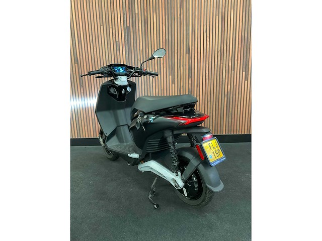 Piaggio model “1” e-scooter flj-15-p - afbeelding 10 van  30
