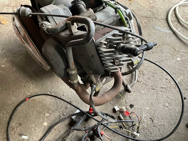 Piaggio motorblok v.v. kabelboom en velg - afbeelding 3 van  5