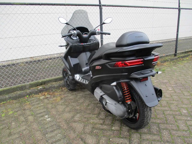 Piaggio mp3 - driewieler motorscooter - 400 hpe - motorfiets - afbeelding 4 van  13