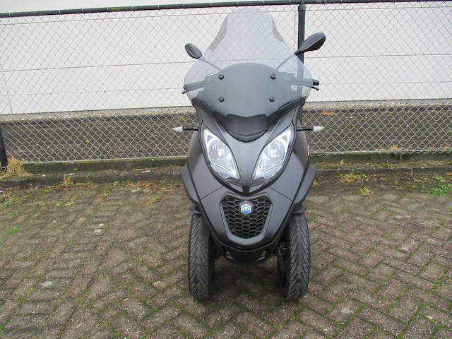 Piaggio mp3 - driewieler motorscooter - 400 hpe - motorfiets - afbeelding 8 van  13