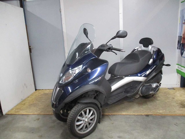 Piaggio mp3 - driewieler motorscooter - 400ie - motorcycle - afbeelding 2 van  3