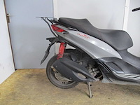Piaggio mp3 - motorscooter (driewieler) - 300 hpe sport abs/asr - motorcycle - afbeelding 3 van  14