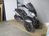 Piaggio mp3 - motorscooter (driewieler) - 300 hpe sport abs/asr - motorcycle - afbeelding 13 van  14