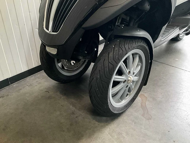 Piaggio mp3 250 lt motorfiets - afbeelding 2 van  12