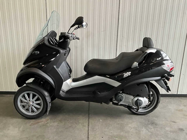 Piaggio mp3 250 lt motorfiets - afbeelding 7 van  12