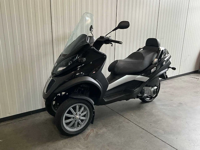 Piaggio mp3 250 lt motorfiets - afbeelding 9 van  12
