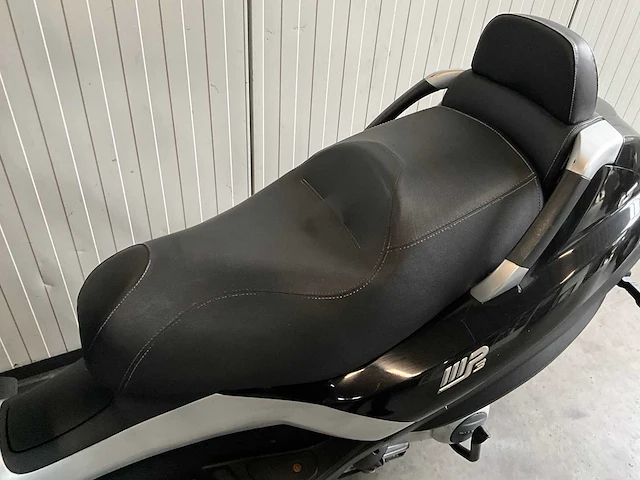 Piaggio mp3 250 lt motorfiets - afbeelding 10 van  12