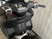 Piaggio mp3 250 lt motorfiets - afbeelding 11 van  12