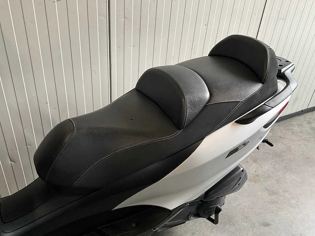 Piaggio mp3 300 abs lt motorfiets - afbeelding 9 van  11