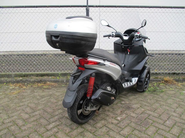 Piaggio mp3 300 hpe - driewieler motorscooter - sport - motorfiets - afbeelding 2 van  14