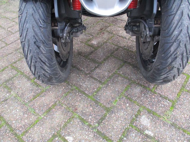Piaggio mp3 300 hpe - driewieler motorscooter - sport - motorfiets - afbeelding 11 van  14