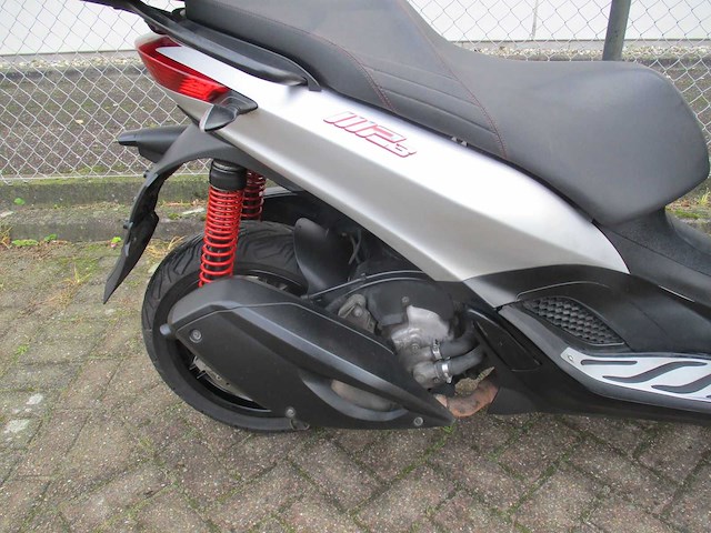 Piaggio mp3 300 hpe - driewieler motorscooter - sport - motorfiets - afbeelding 13 van  14