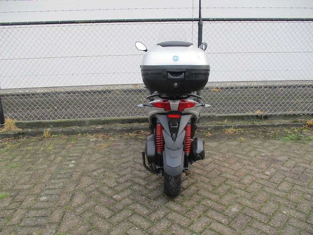 Piaggio mp3 300 hpe - driewieler motorscooter - sport - motorfiets - afbeelding 3 van  14