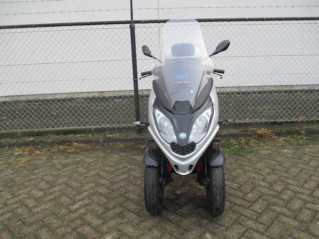 Piaggio mp3 300 hpe - driewieler motorscooter - sport - motorfiets - afbeelding 10 van  14