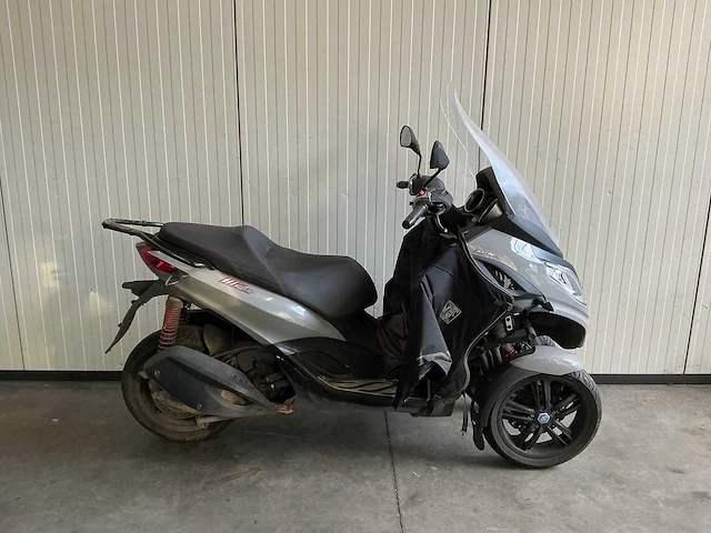 Piaggio mp3 300 hpe sport motorfiets - afbeelding 4 van  8