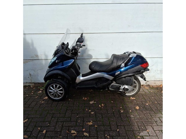 Piaggio mp3 300 lt automaat 0332 - afbeelding 1 van  7