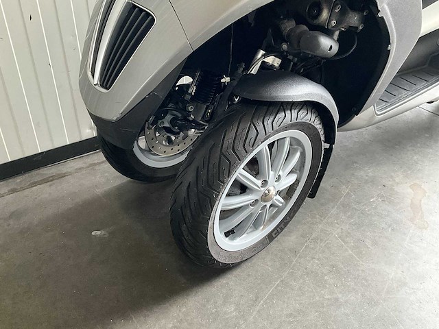 Piaggio mp3 300 rl motorfiets - afbeelding 12 van  12