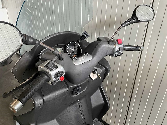 Piaggio mp3 300 rl motorfiets - afbeelding 11 van  12