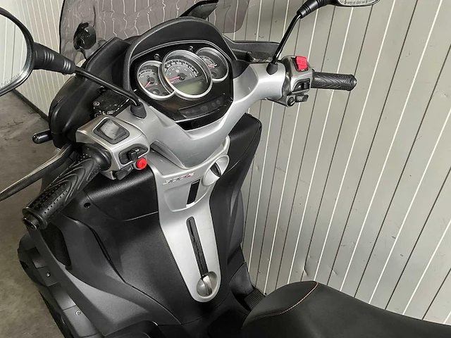 Piaggio scooter 300 lt mp3 yourban motorfiets - afbeelding 2 van  12