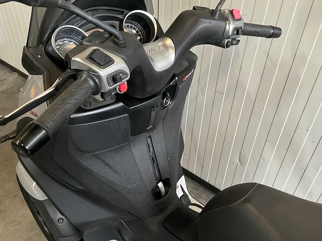 Piaggio scooter 300 mp3 hpe lt sport motorfiets - afbeelding 12 van  12