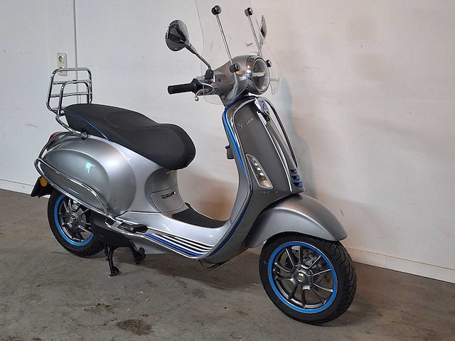 Piaggio vespa elettrica 45 km elektrische bromscooter - afbeelding 5 van  7