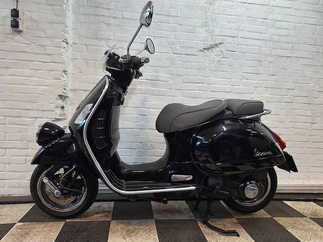 Piaggio vespa gtv 300ie motorscooter 300cc - afbeelding 1 van  8