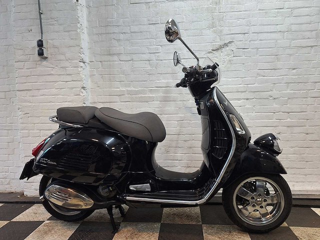 Piaggio vespa gtv 300ie motorscooter 300cc - afbeelding 4 van  8