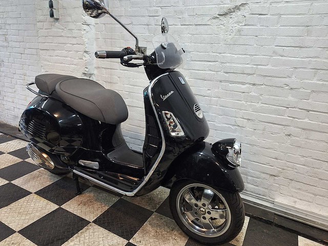 Piaggio vespa gtv 300ie motorscooter 300cc - afbeelding 5 van  8