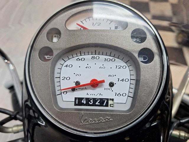 Piaggio vespa gtv 300ie motorscooter 300cc - afbeelding 7 van  8