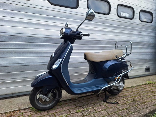 Piaggio vespa lx 45 km bromscooter 4takt - afbeelding 1 van  4