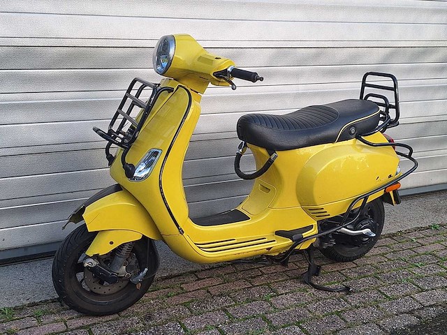 Piaggio vespa lx 45km bromscooter 4-takt - afbeelding 2 van  7