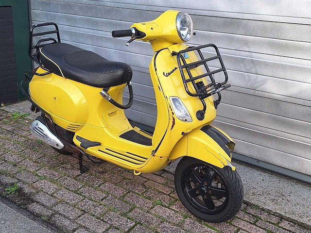 Piaggio vespa lx 45km bromscooter 4-takt - afbeelding 6 van  7