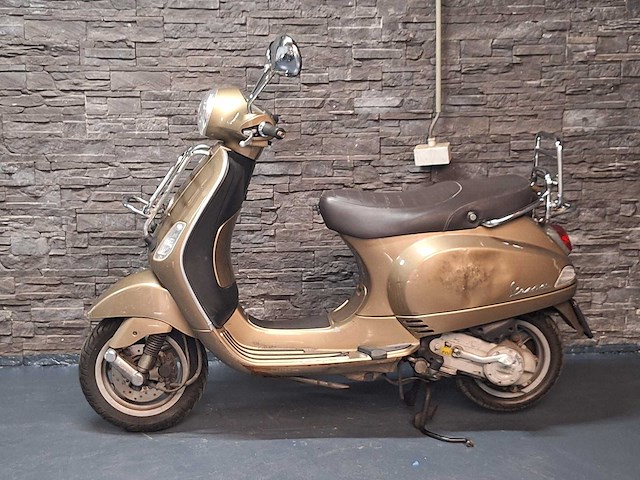 Piaggio vespa lx 45km bromscooter - afbeelding 1 van  4