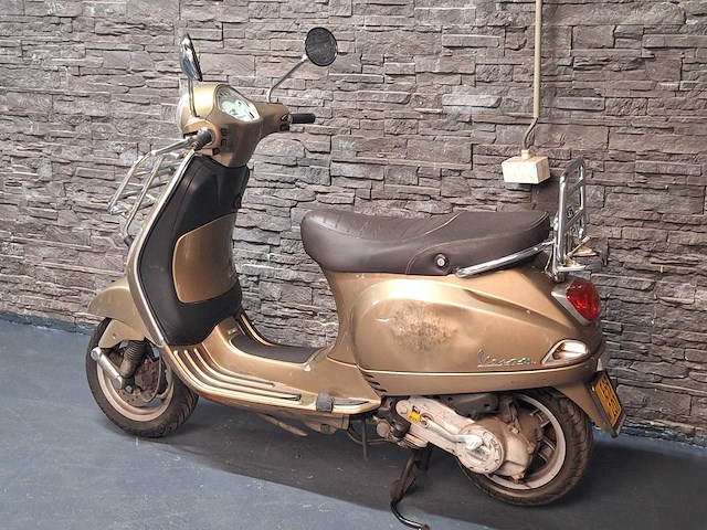 Piaggio vespa lx 45km bromscooter - afbeelding 3 van  4