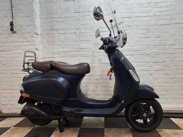 Piaggio vespa lxv 25 km snorscooter 4takt - afbeelding 6 van  7