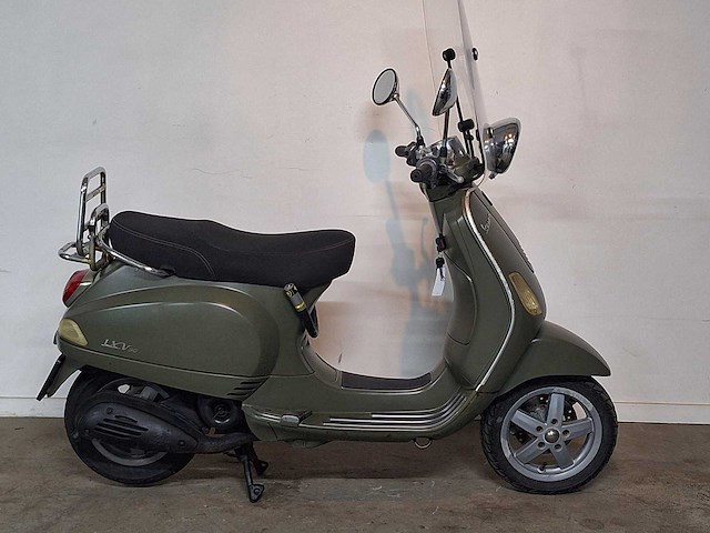 Piaggio vespa lxv 50 45km bromscooter 2takt - afbeelding 5 van  7