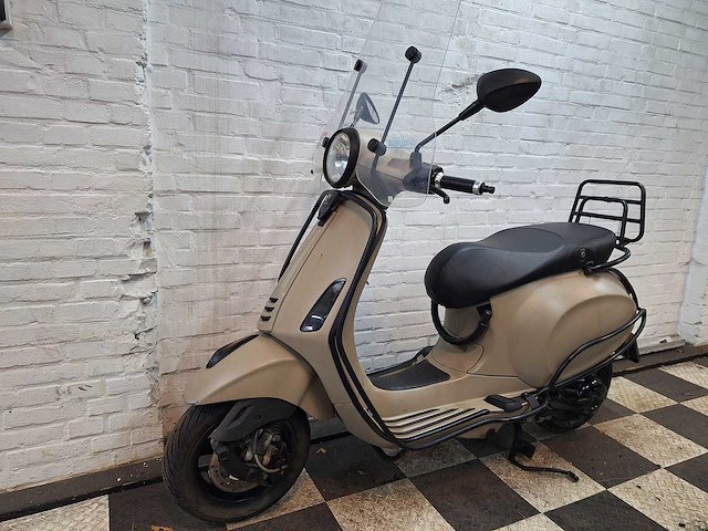 Piaggio vespa primavera 25 km snorscooter 4takt - afbeelding 1 van  7